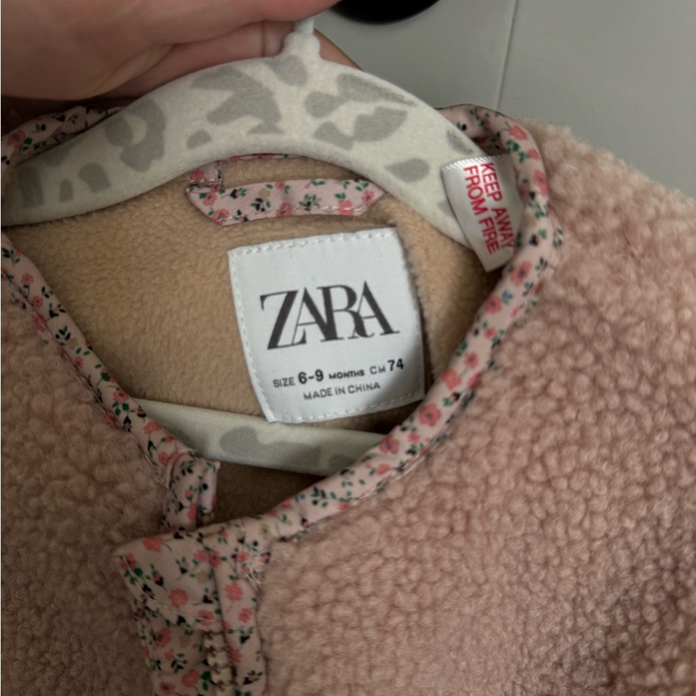 Zara kid’s jacket 6-9 months - Picture 3 of 5